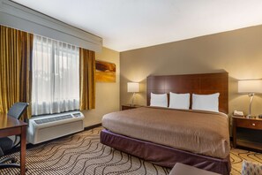 Standard Room, 1 King Bed, Accessible, Non Smoking (Walk-in Shower) | 1 bedroom, in-room safe, desk, laptop workspace