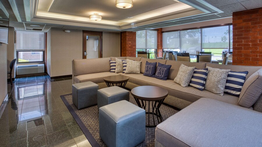 Drury Inn & Suites St. Louis Fairview Heights