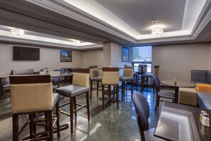 Free daily buffet breakfast - Drury Inn & Suites St. Louis Fairview Heights (Fairview Heights)