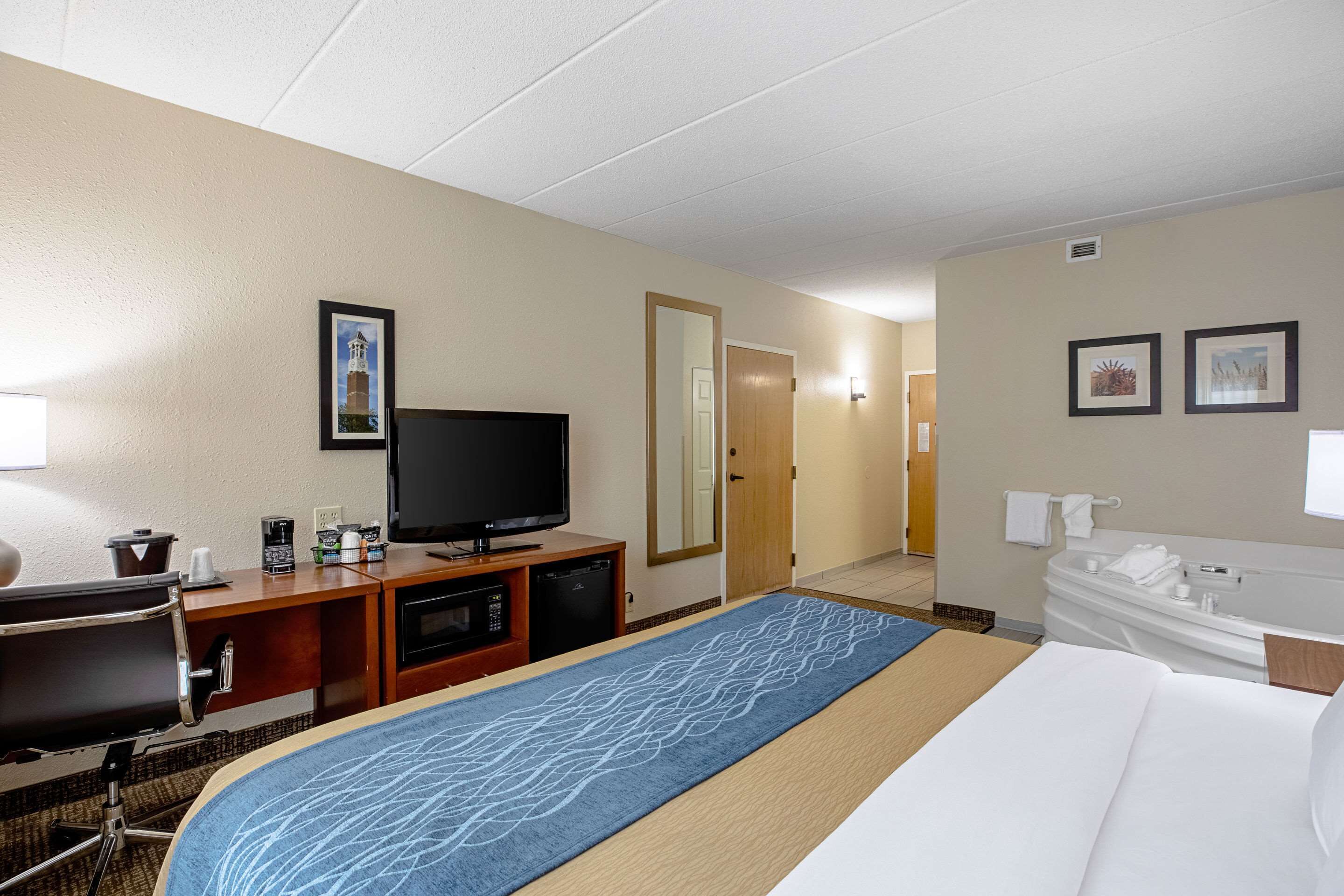 Photo - Comfort Inn Indianapolis North - Carmel