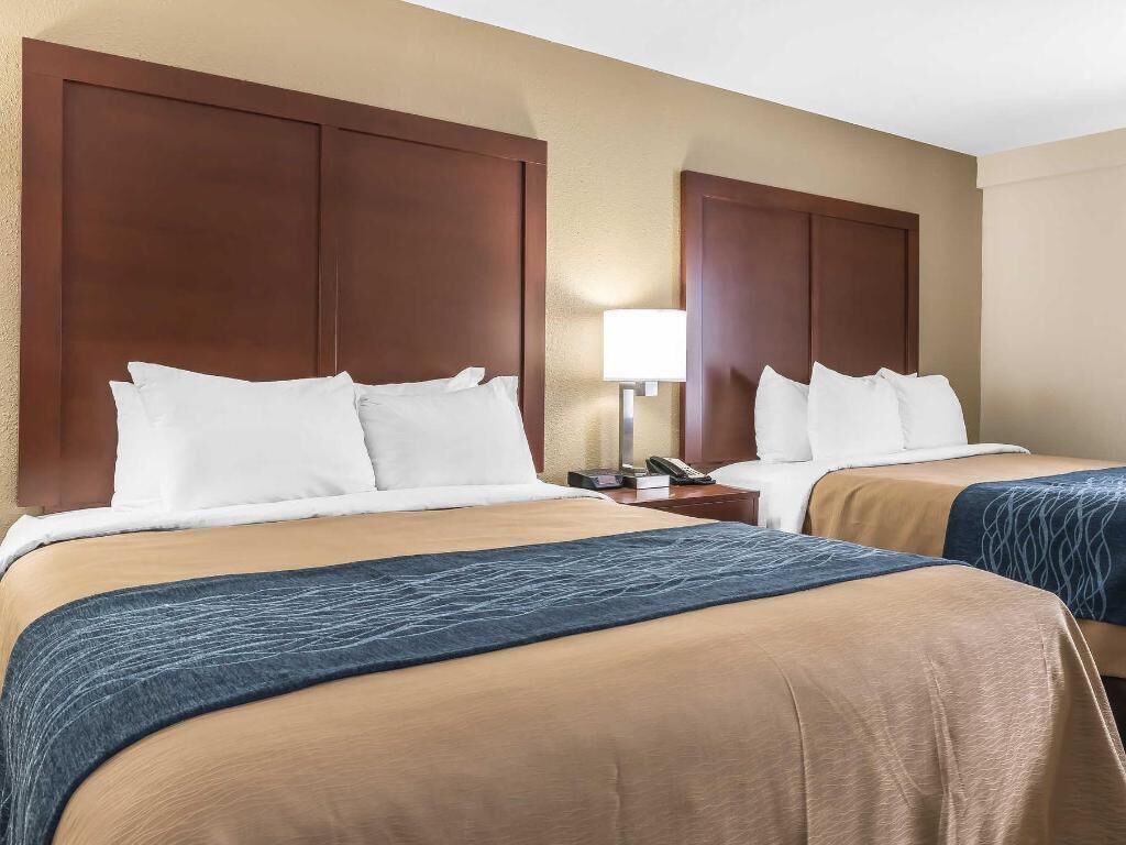 Pillowtop beds, desk, iron/ironing board, WiFi