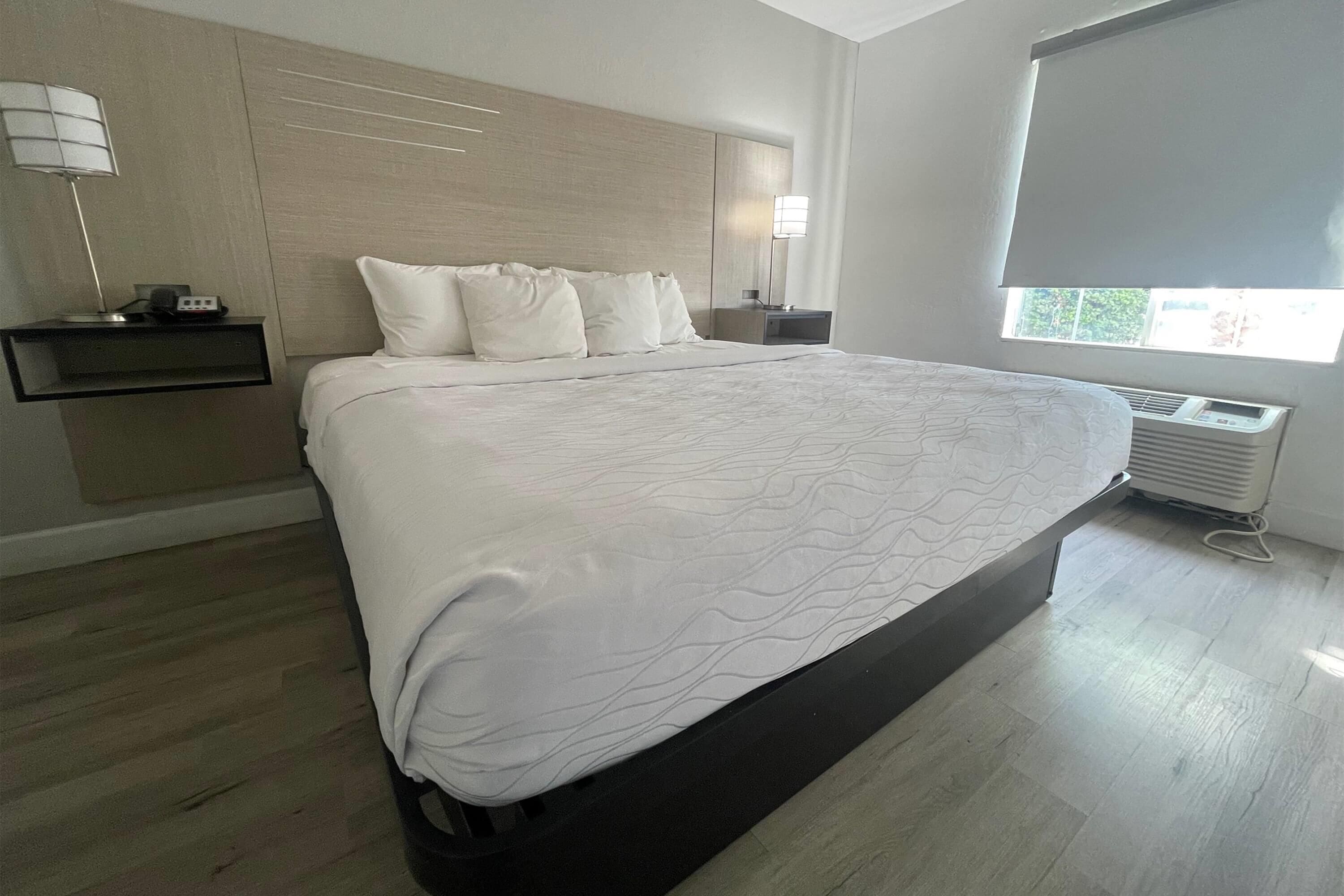 Suite, 1 Bedroom, Mobility Accessible, Non Smoking | 1 bedroom, premium bedding, down comforters, pillowtop beds