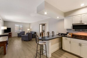 Suite, Mehrere Betten, Nichtraucher, Kochnische (with Sofabed) | Hochwertige Bettwaren, Daunenbettdecken, Pillowtop-Betten
