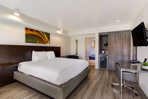 Standard Room, 1 King Bed, Non Smoking, Refrigerator & Microwave | 1 bedroom, premium bedding, down comforters, pillowtop beds