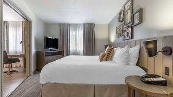 1 kamar tidur, seprai premium, bantalan ekstra lembut, dan minibar