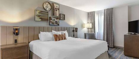 Suite, 1 King Bed, Living Room, Wet Bar, Non-Smoking