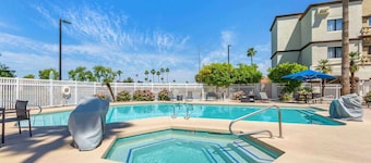 Windmill Suites Surprise - Phoenix, Ascend Hotel Collection