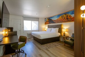 Quarto luxo, 1 cama King, varanda, vista para a montanha | 1 quarto, roupas de cama premium, escrivaninha