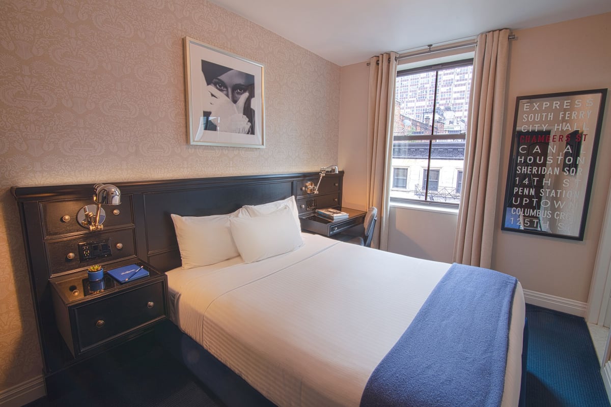 1 bedroom, Frette Italian sheets, hypo-allergenic bedding, down duvets