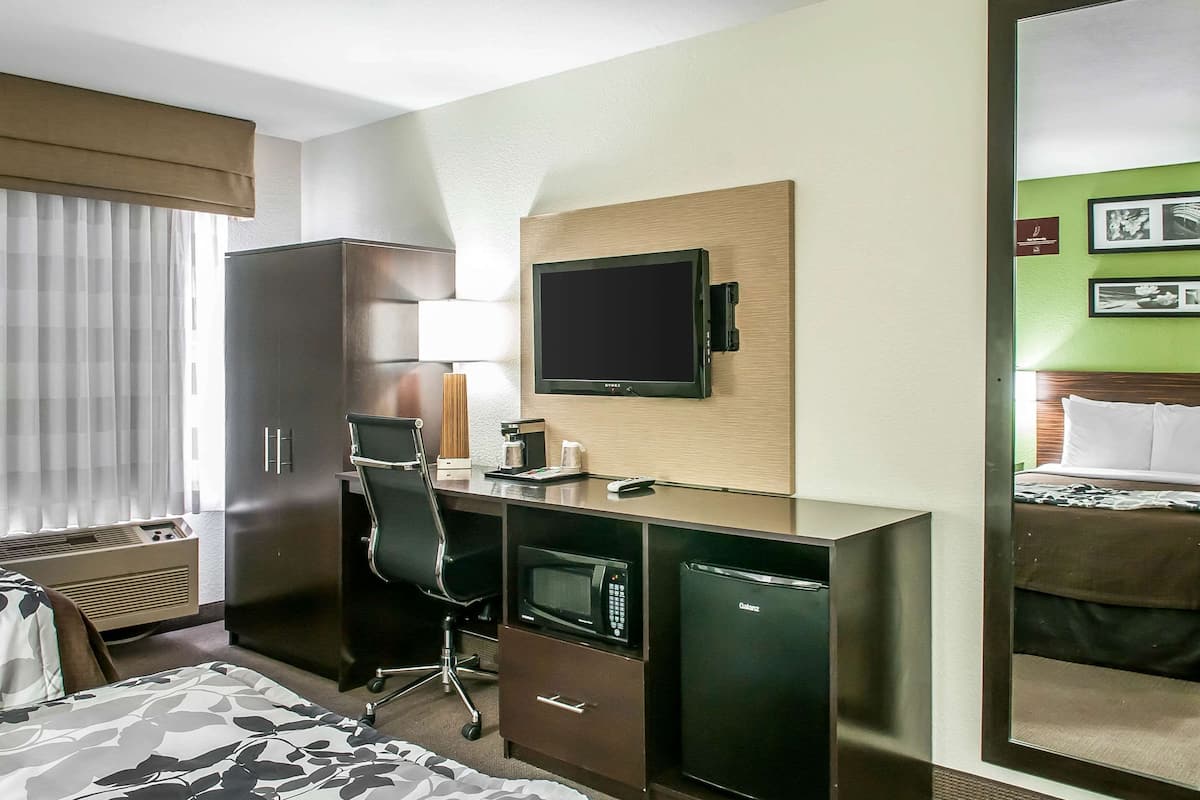 Chambre Standard double, 2 lits doubles | Literie de qualité, coffre-fort, bureau