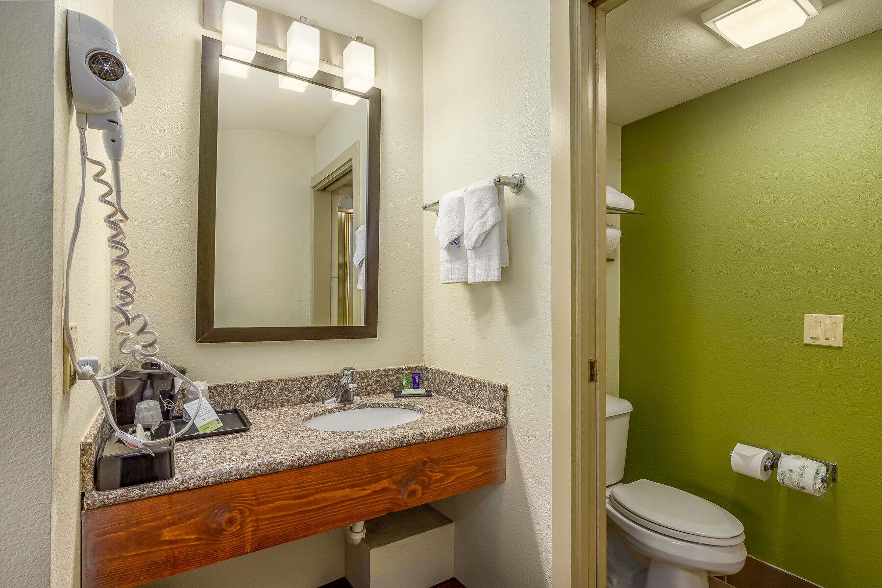 standard double room, 2 double beds | bathroom | free toiletries, hair dryer, towels