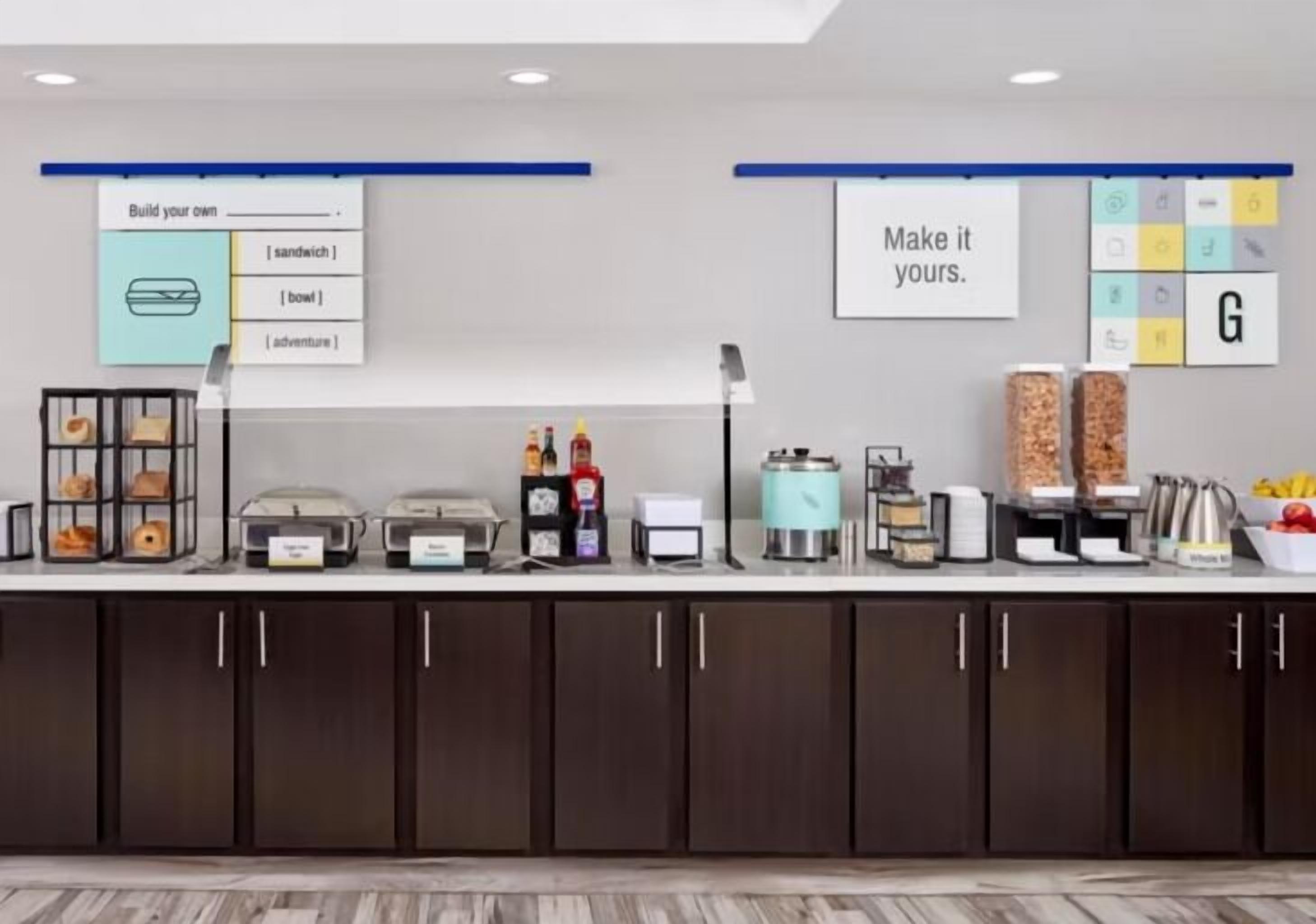 Ilmainen päivittäinen tilauksen mukaan valmistettu aamiainen 