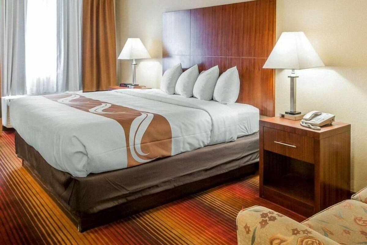 In-room safe, desk, iron/ironing board, free WiFi