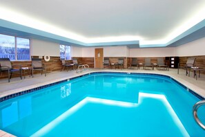 Una piscina cubierta
