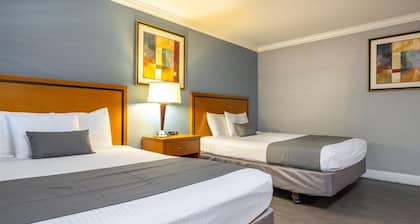 SOMA Park Inn – Civic Center