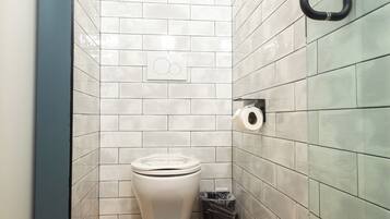 Standard Room, 1 Queen Bed, Private Bathroom | Bathroom | Separate bathtub and shower, hair dryer, towels