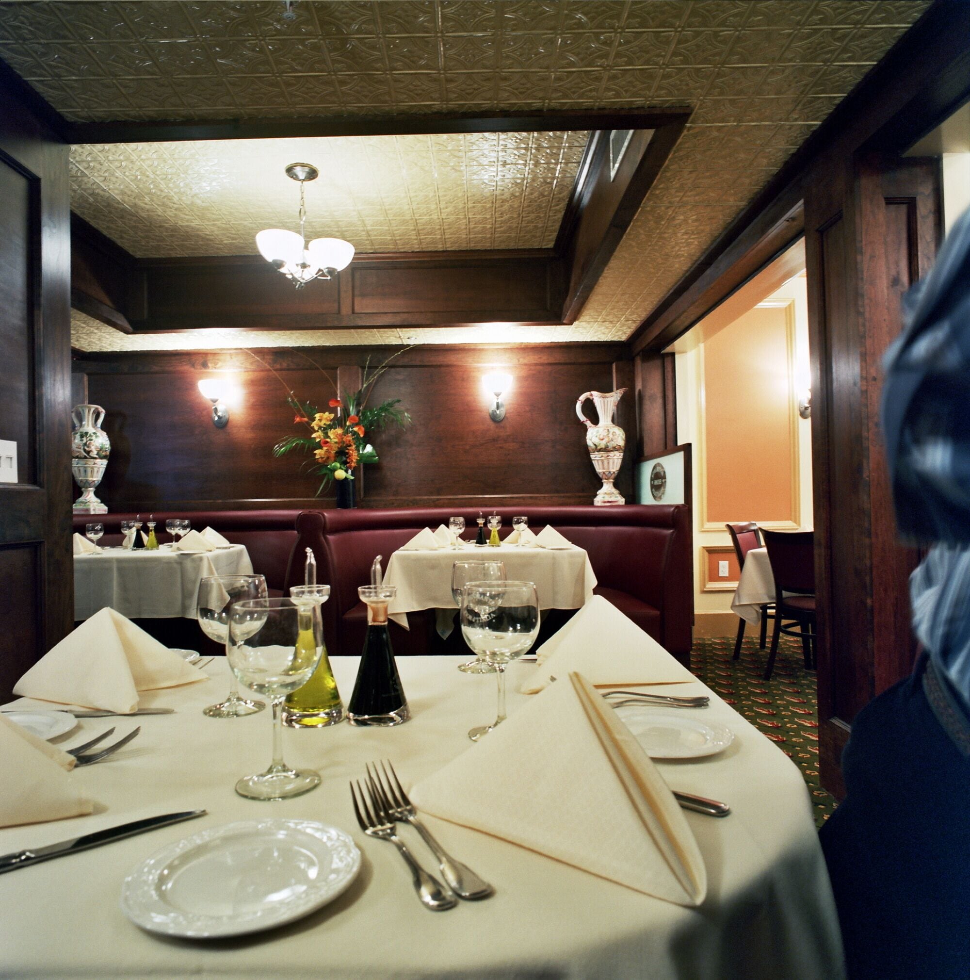 lunch, dinner, brunch served; italian cuisine, al fresco dining