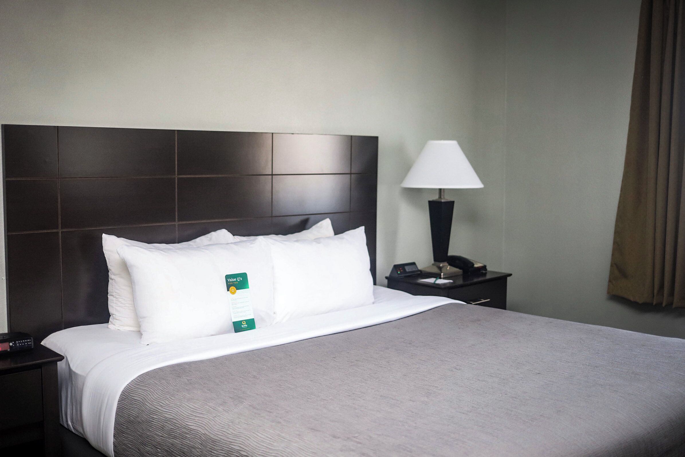 standard room, 1 king bed, non smoking | premium bedding, desk, laptop workspace, blackout curtains