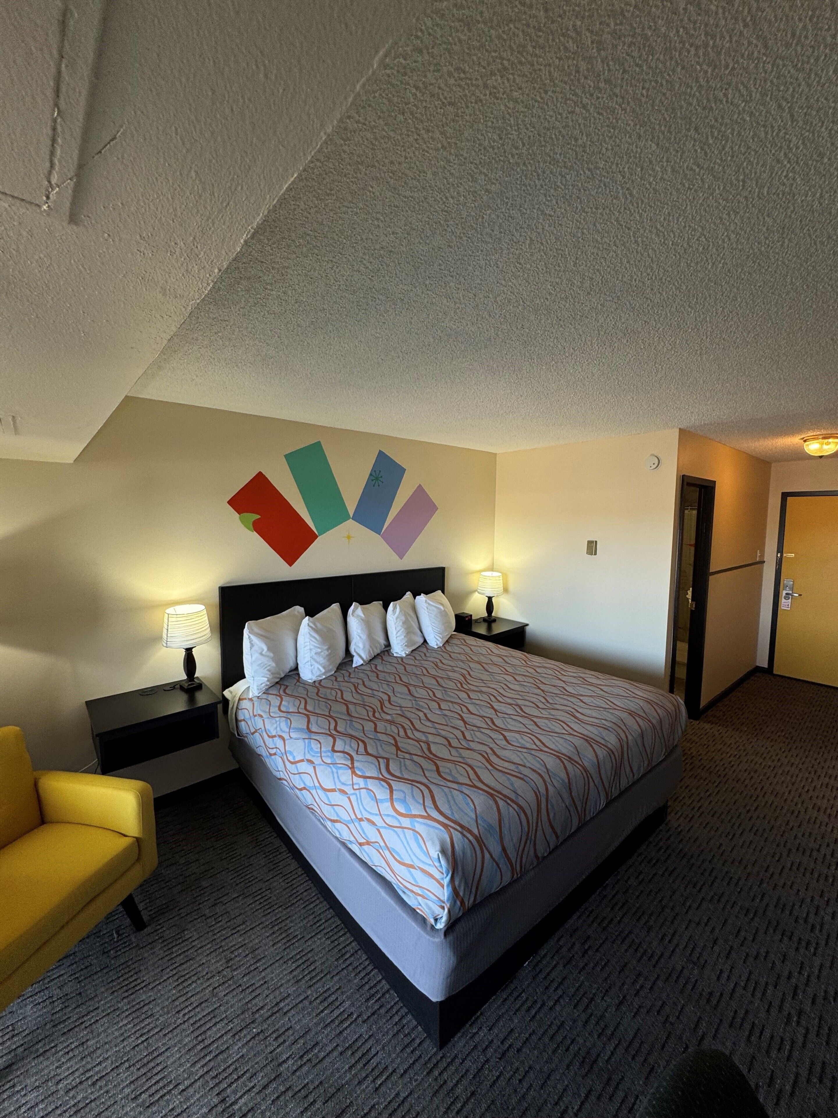 Deluxe Suite, 1 King Bed | Desk, laptop workspace, iron/ironing board, free WiFi