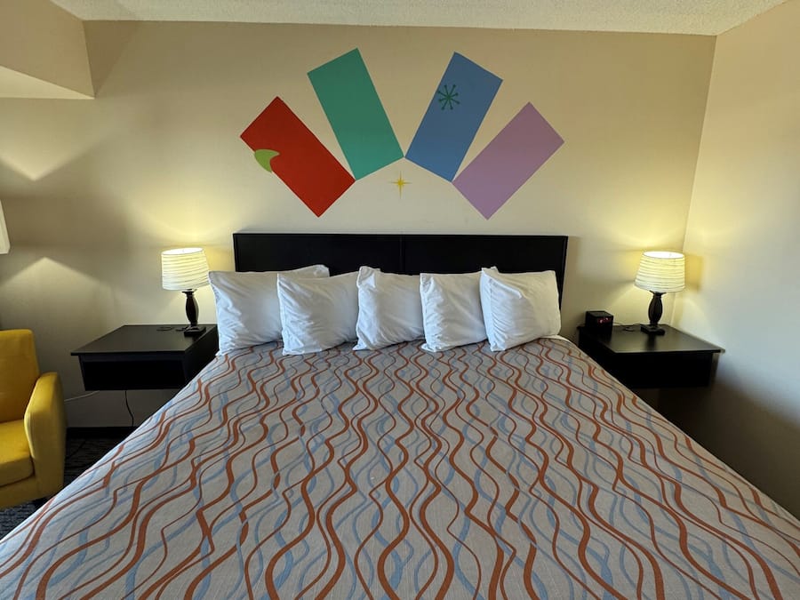 Deluxe Suite, 1 King Bed | Desk, laptop workspace, iron/ironing board, free WiFi