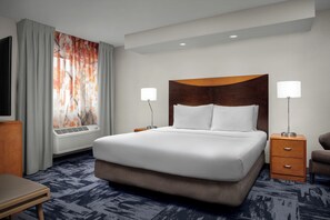 Room, 1 King Bed (Hearing Accessible) | In-room safe, desk, laptop workspace, blackout drapes - Fairfield Inn & Suites by Marriott Albuquerque Airport (Albuquerque)