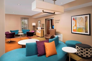 Lobby lounge
