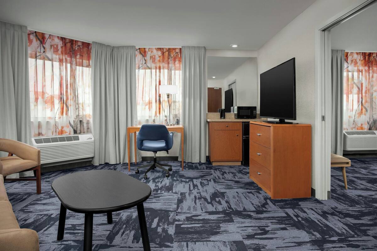 In-room safe, desk, laptop workspace, blackout drapes