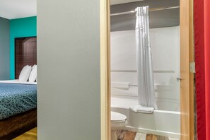 Bügeleisen/Bügelbrett, kostenloses WLAN, Bettwäsche