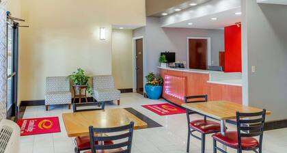 Econo Lodge West - Coors Blvd