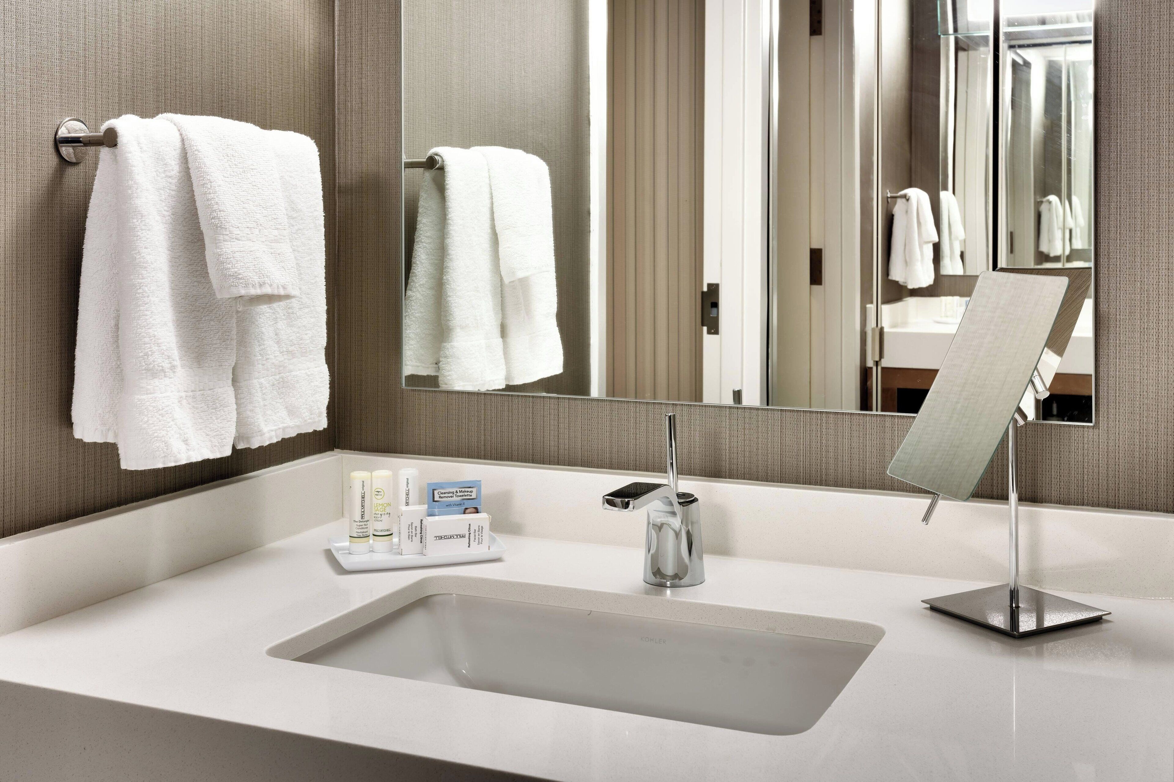 combined shower/bathtub, free toiletries, hair dryer, towels