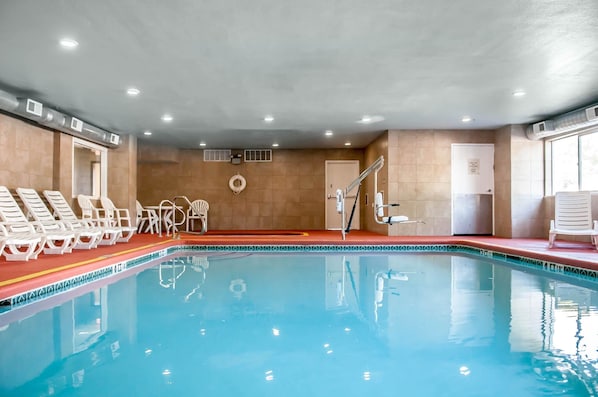 Indoor pool, pool loungers