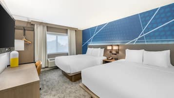 Suite, 2 queensize-senger, ikke-røyk | 1 soverom, sengetøy av topp kvalitet, skrivebord og strykejern/-brett