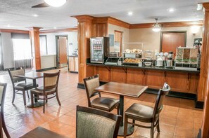 Free buffet breakfast 
