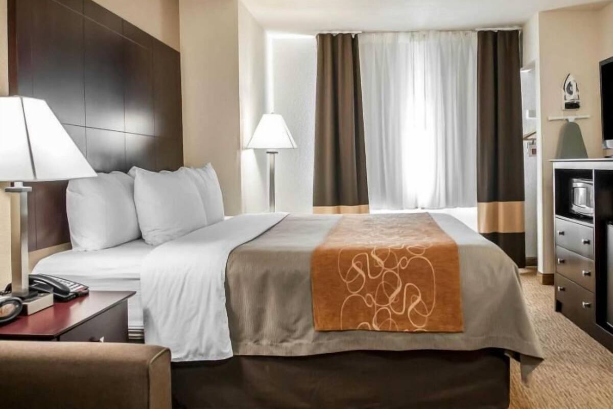 1 bedroom, premium bedding, desk, iron/ironing board
