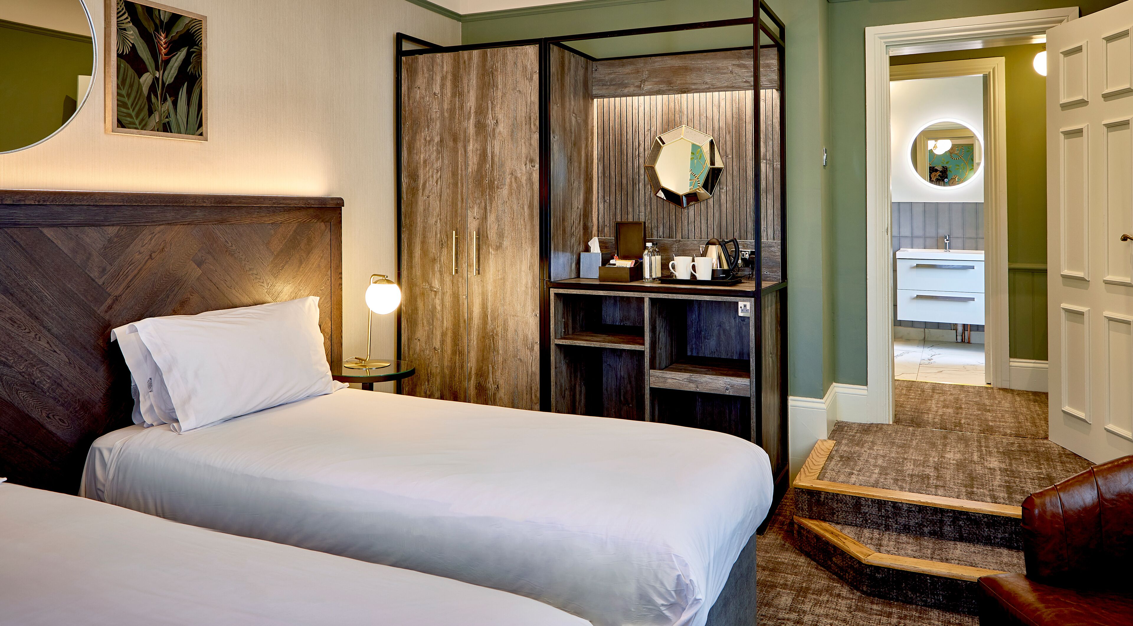 boutique double or twin room | 1 bedroom, desk, iron/ironing board, free wifi