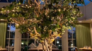 Se sirven desayunos, comidas y cenas