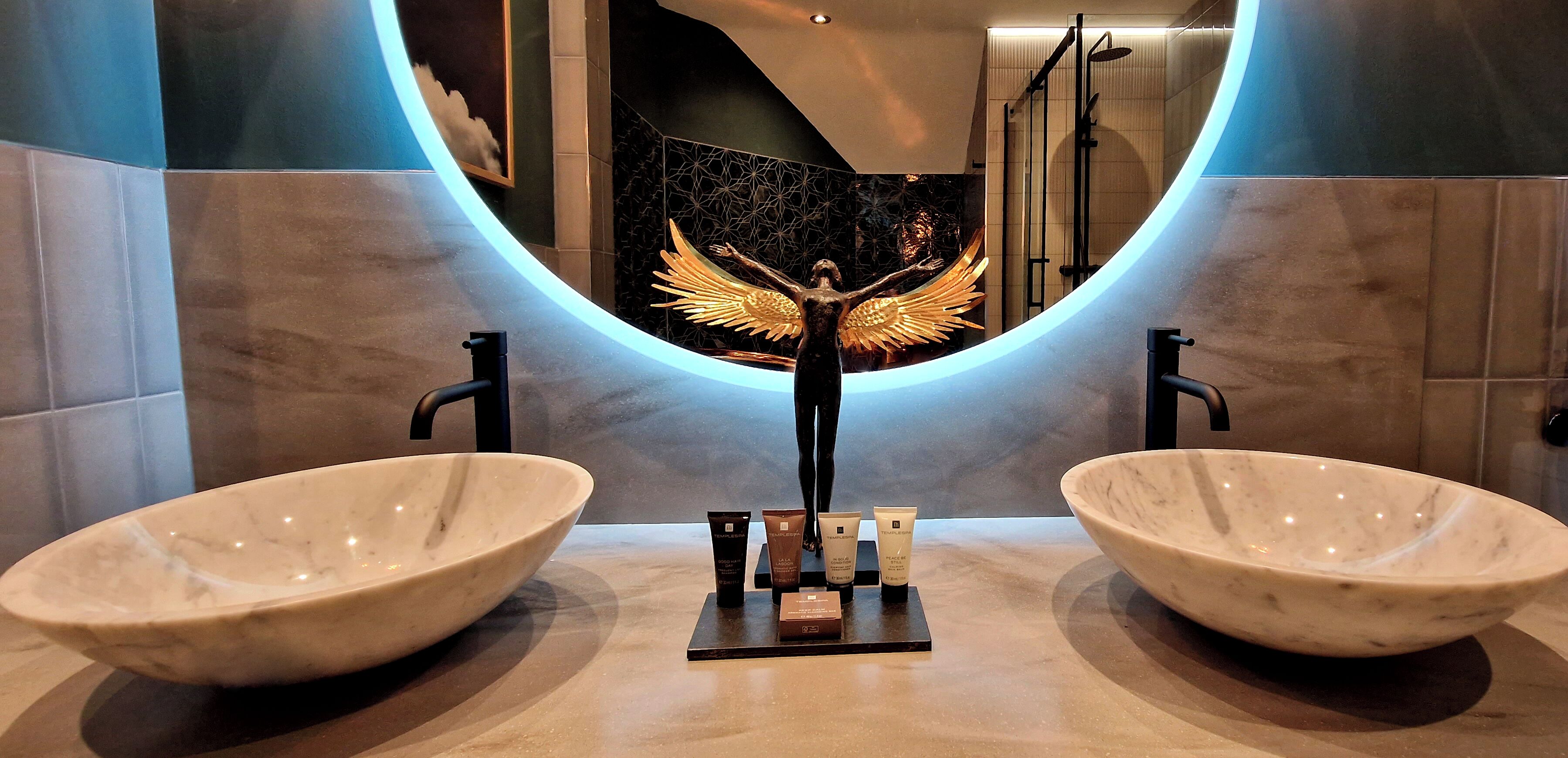 superior suite, 1 double bed | bathroom | free toiletries, hair dryer, towels, soap