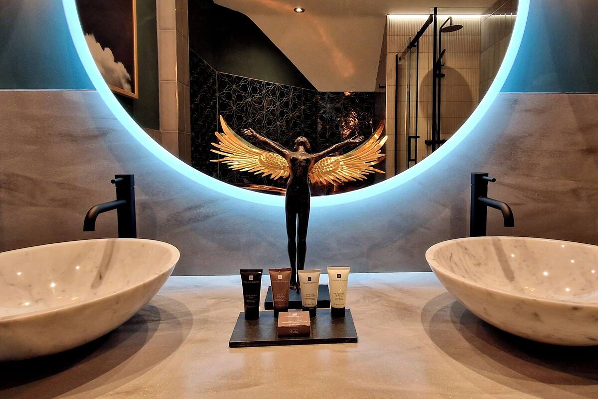 superior suite, 1 double bed | bathroom | free toiletries, hair dryer, towels, soap