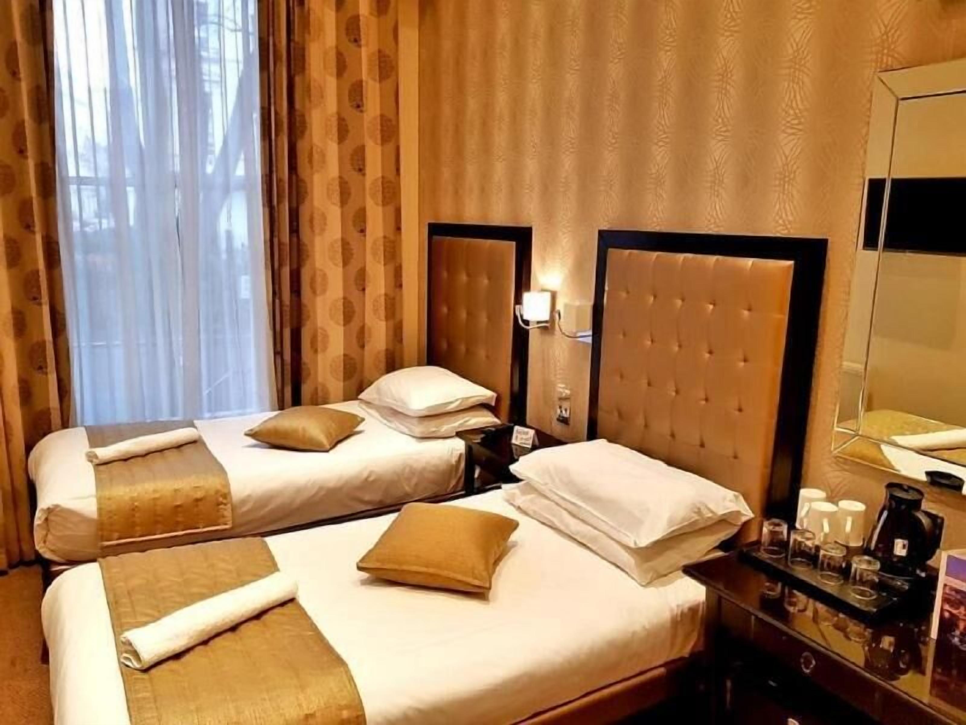 In-room safe, individually decorated, individually furnished, desk