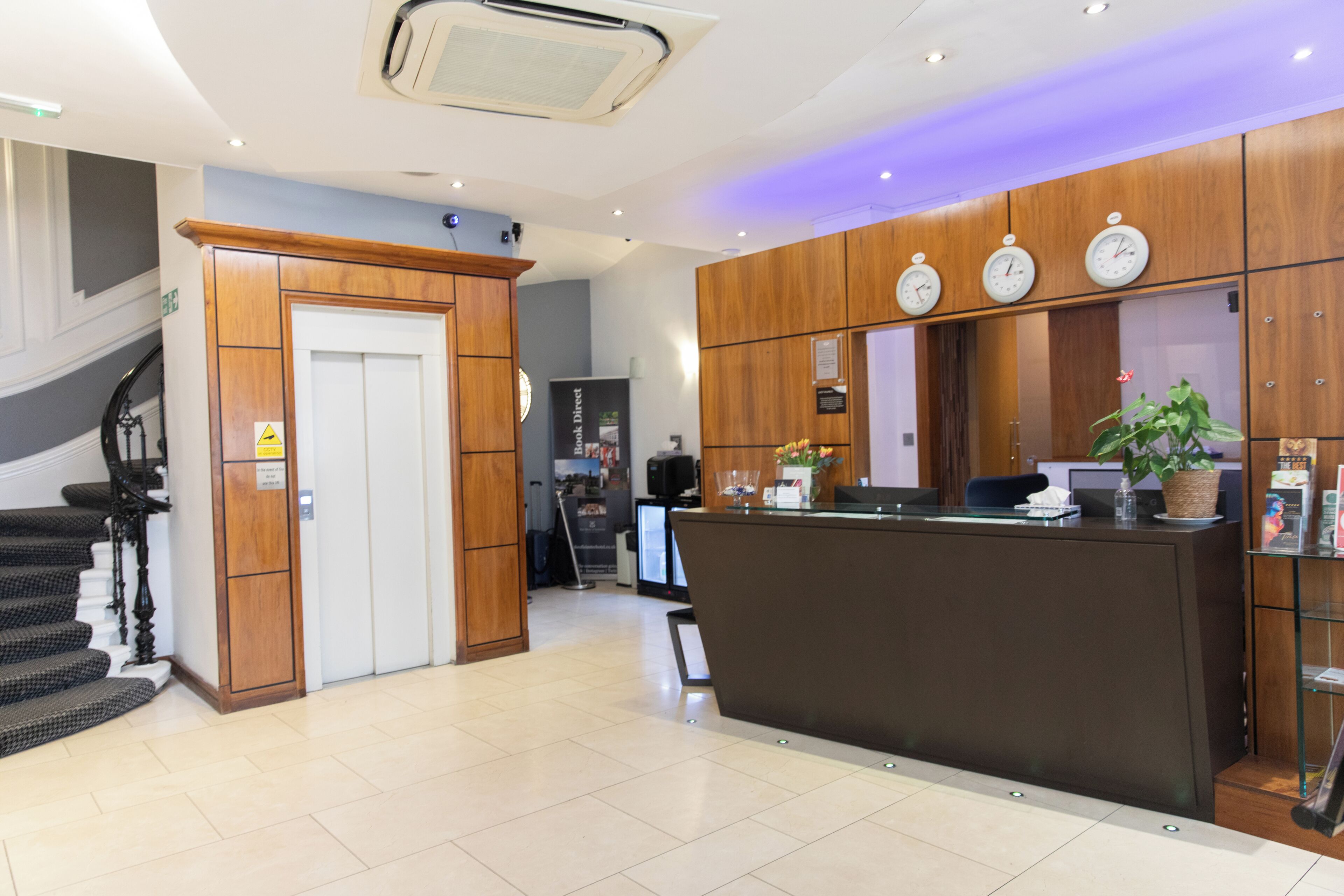 Photo - Duke Of Leinster Hotel