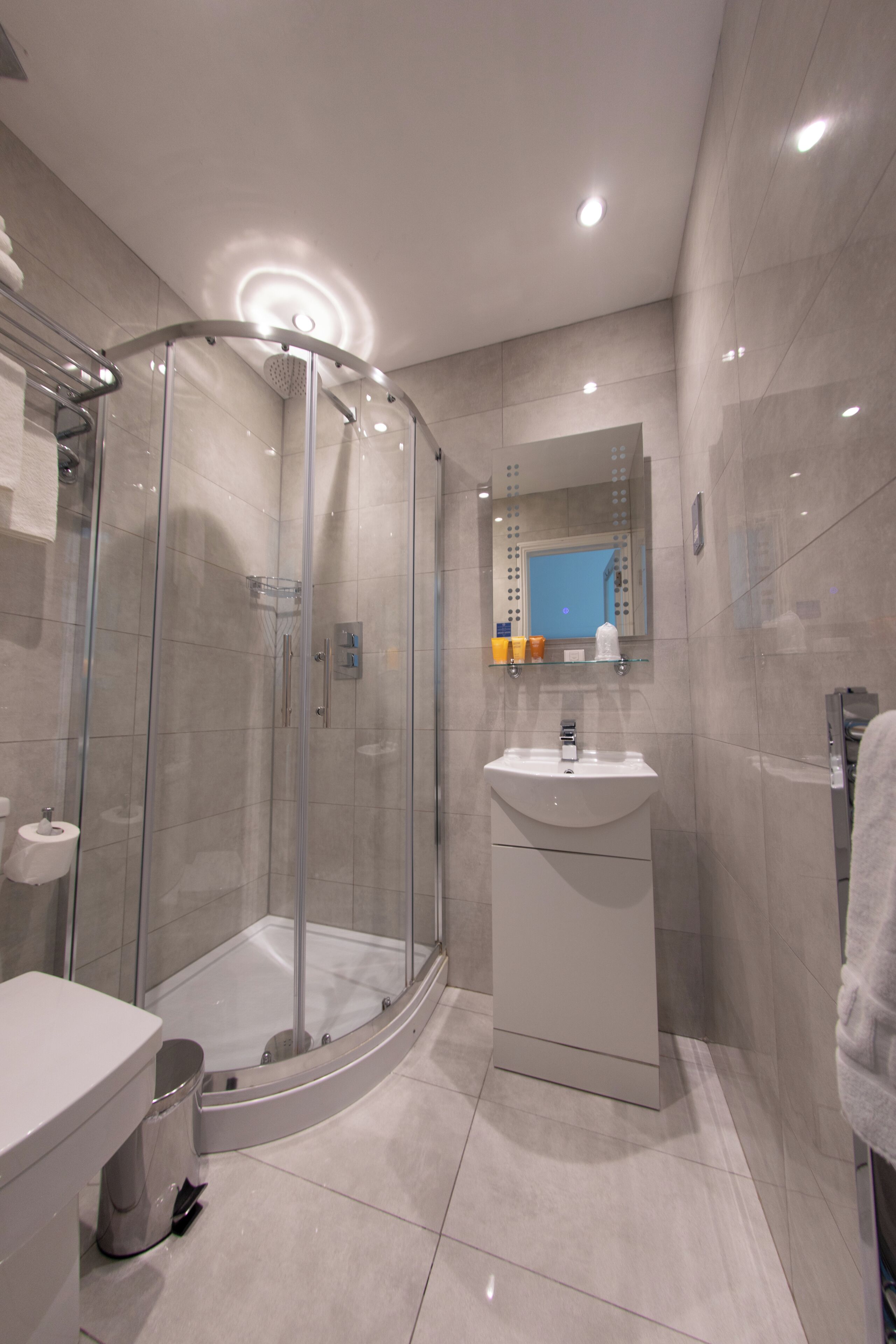 Photo - Duke Of Leinster Hotel