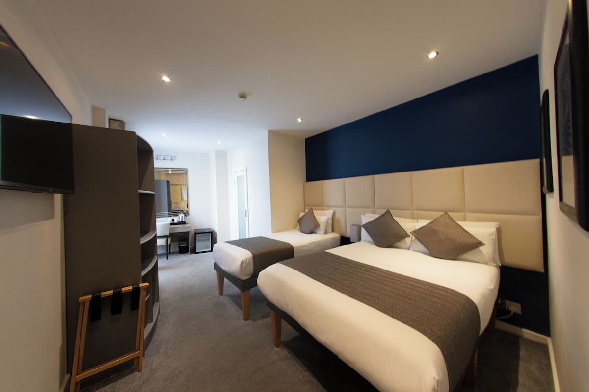 Chambre Triple Familiale