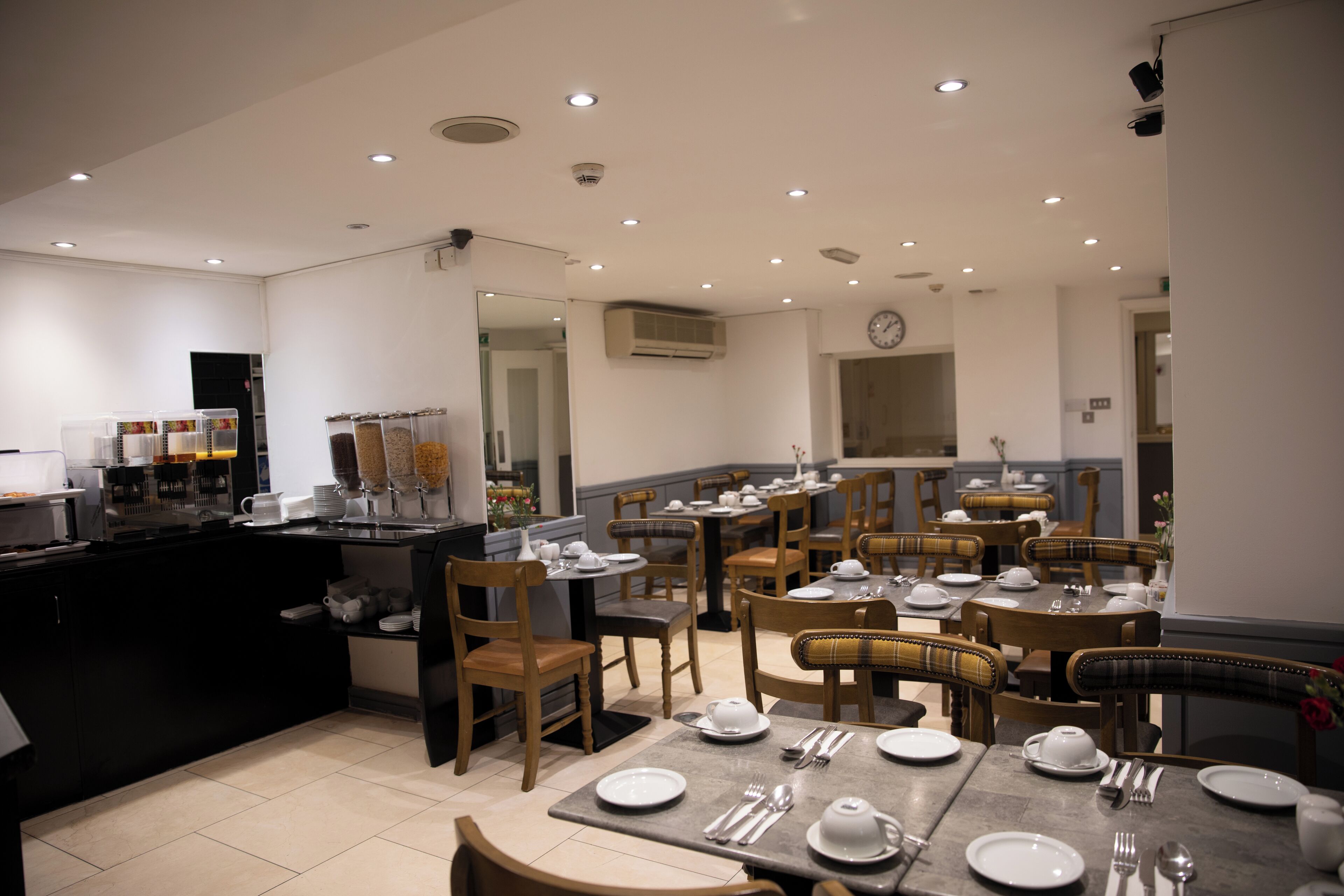 Photo - Duke Of Leinster Hotel