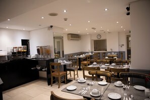 Restaurant - Duke of Leinster (London)