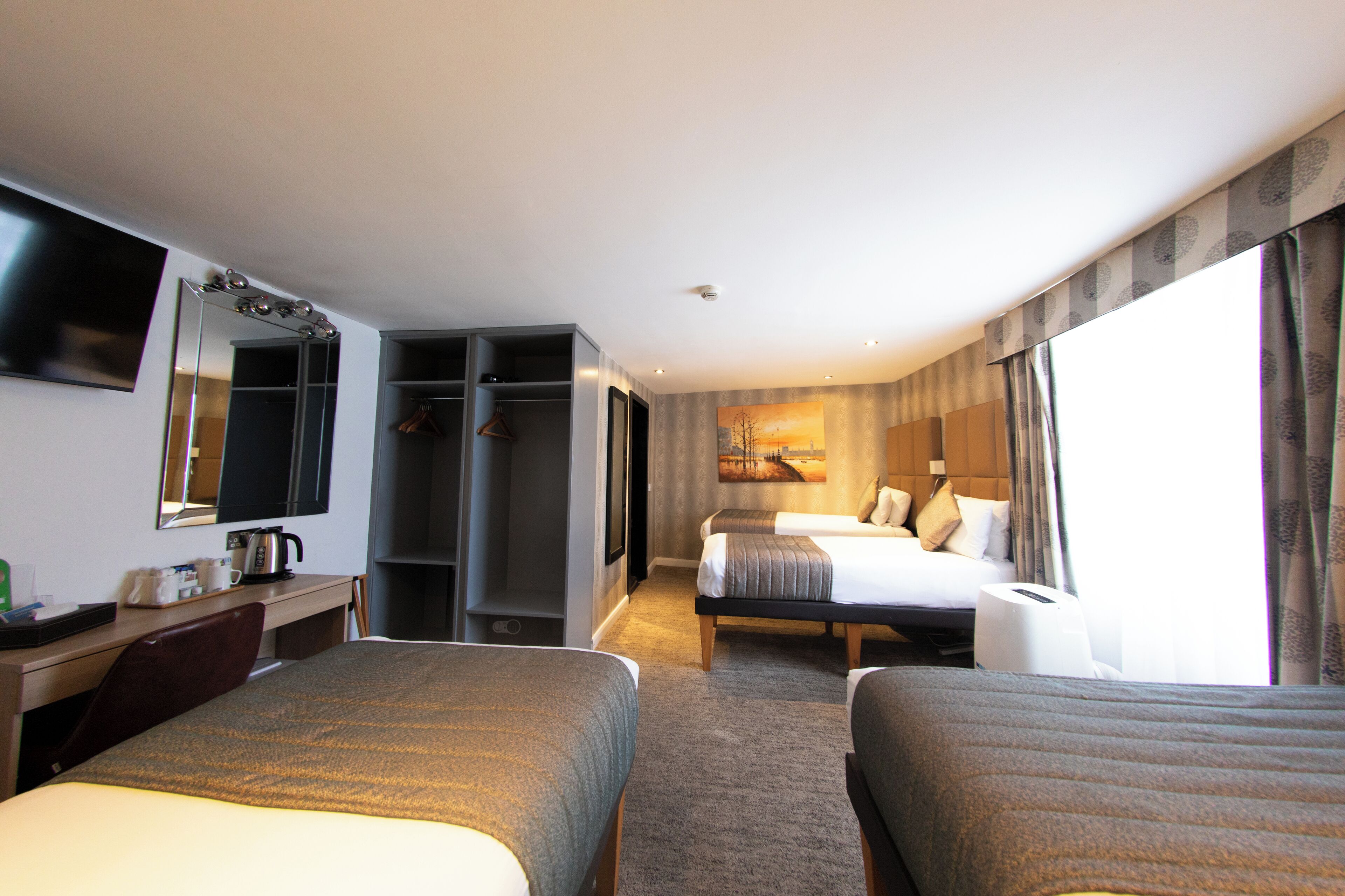 Photo - Duke Of Leinster Hotel