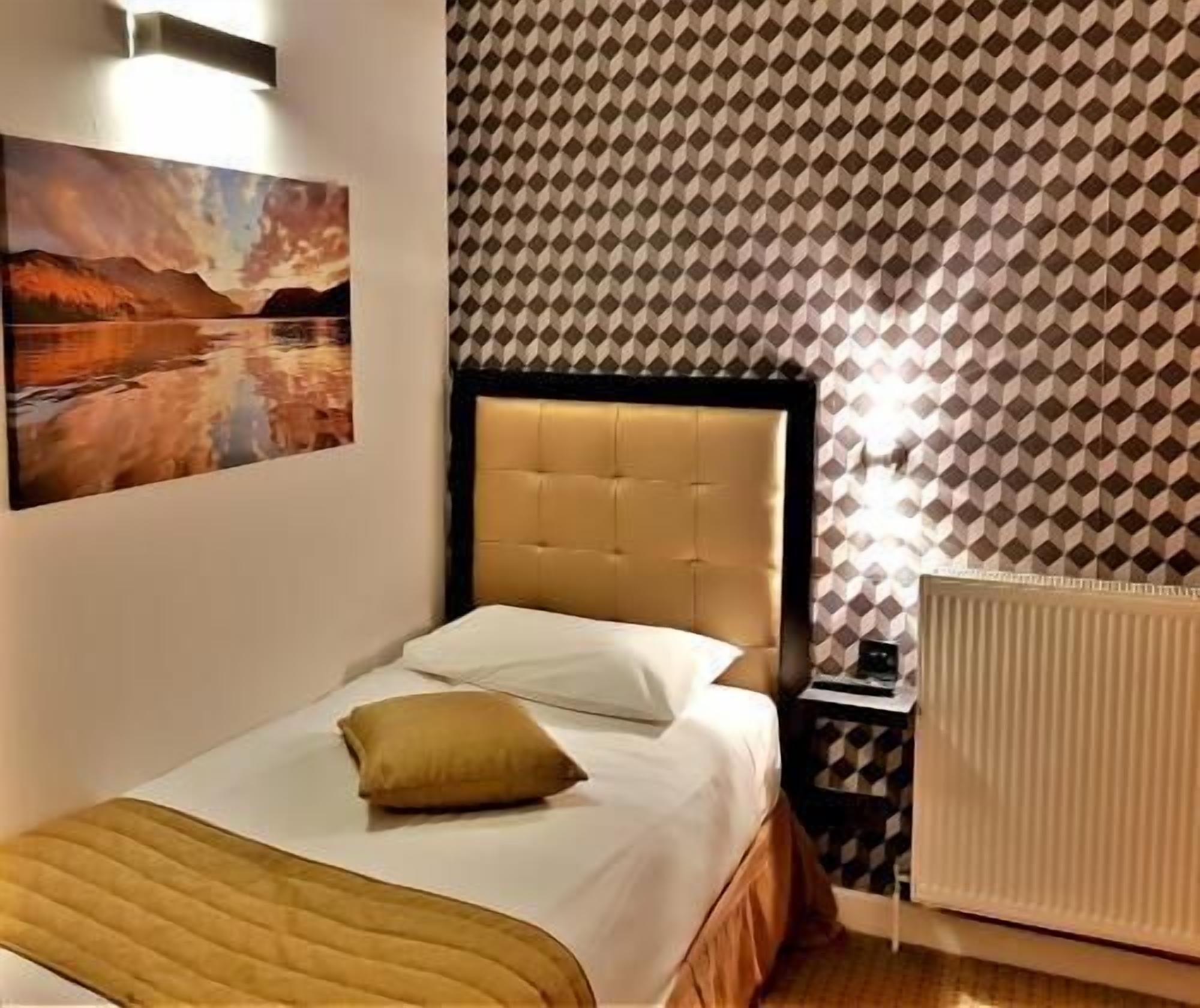 In-room safe, individually decorated, individually furnished, desk