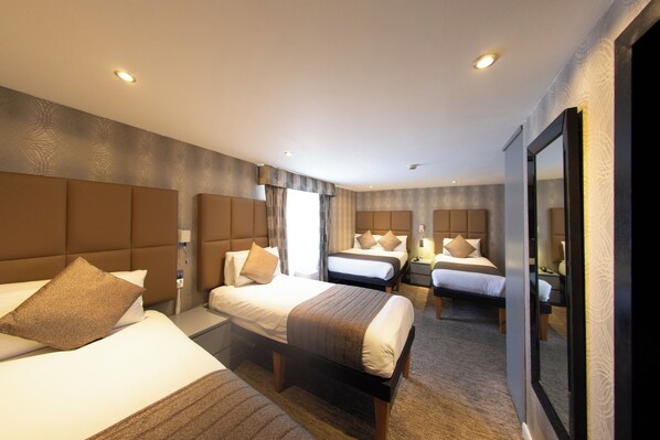 Quin Room  | In-room safe, individually decorated, individually furnished, desk