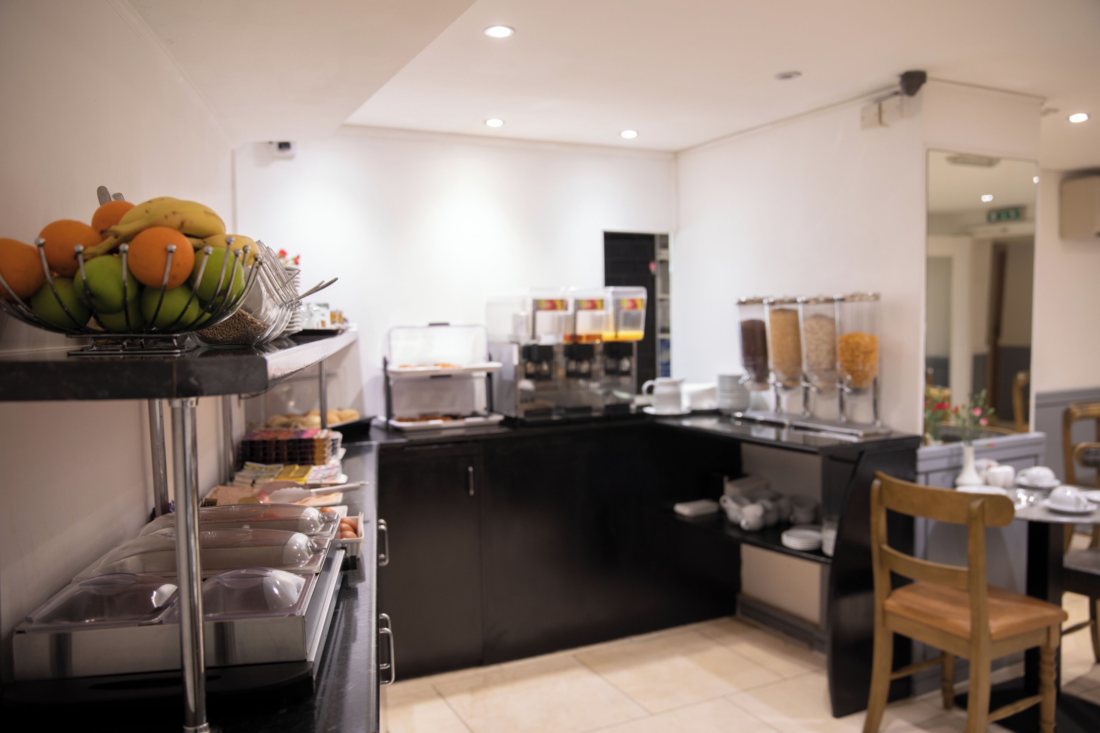 Photo - Duke Of Leinster Hotel