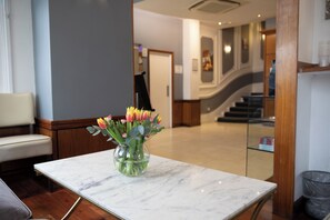 로비 좌석 공간