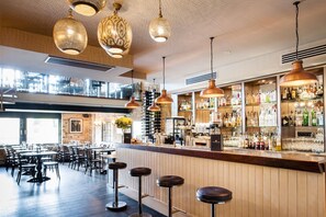 Bar (in der Unterkunft)